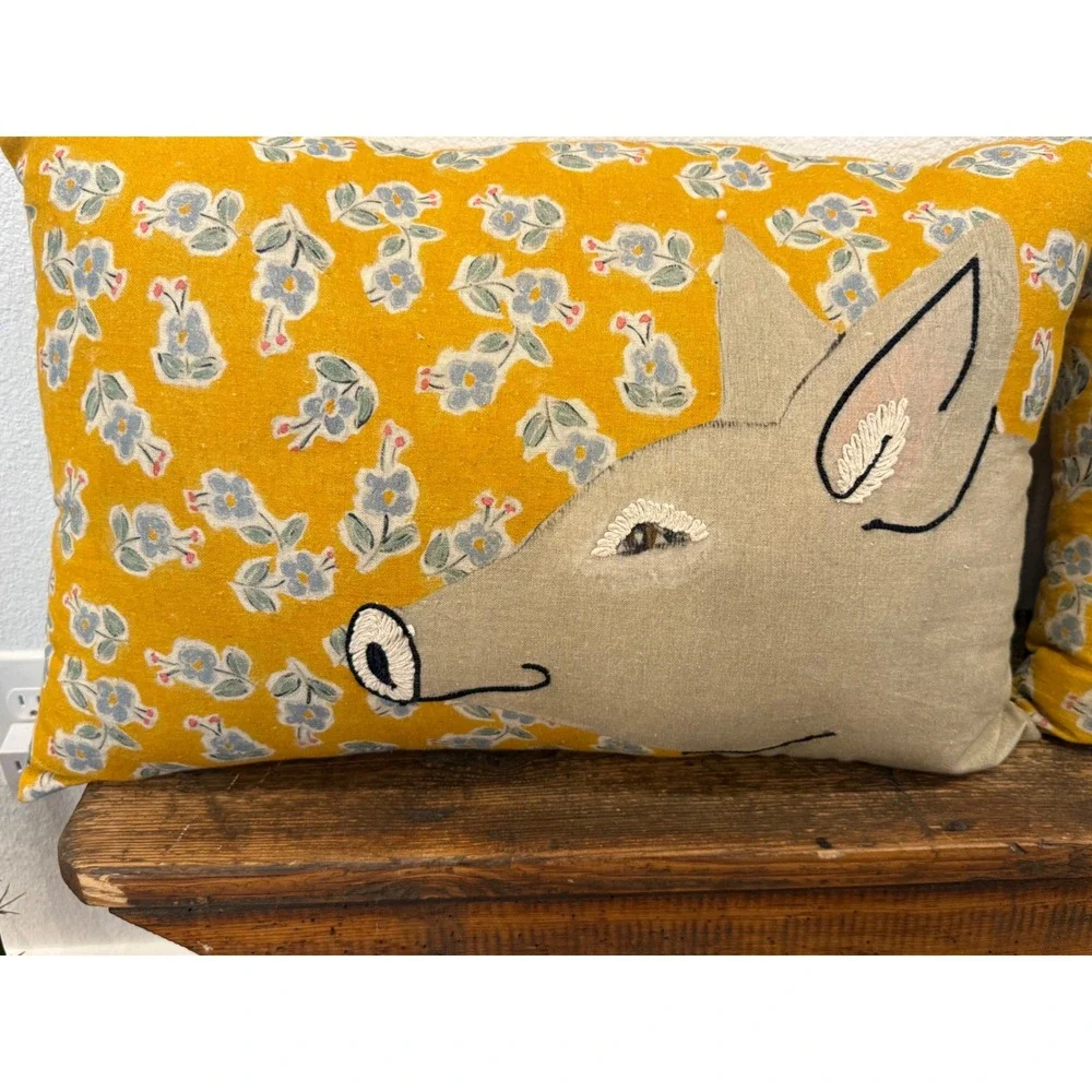 NWT Creative Co-Op Cotton Linen Floral‎ Yellow Embroidered Pig Pillows Set of 2